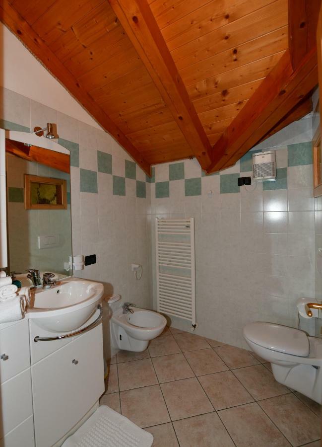 Agritur Volpaia Rooms And Apartments Vermiglio Buitenkant foto